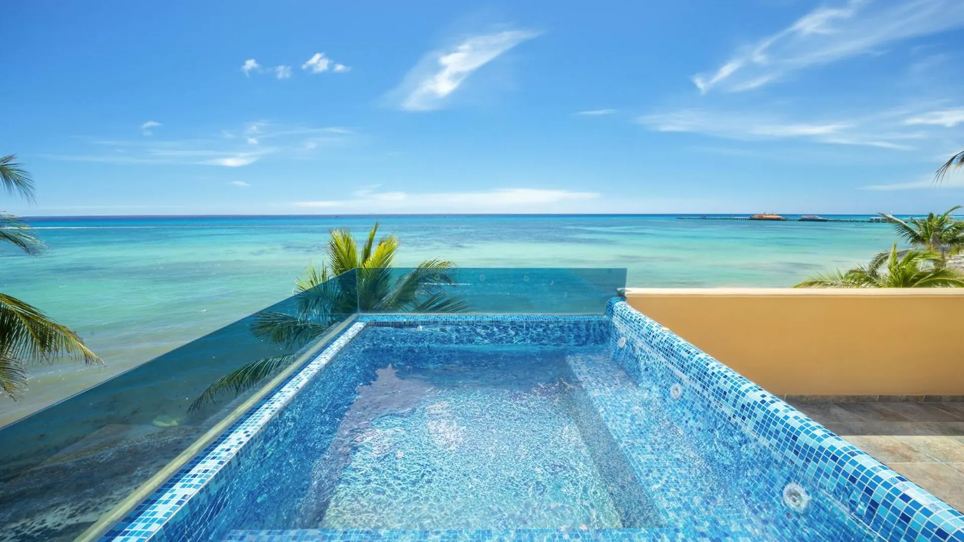 Luxury Beachfront Condo With 3 Bedrooms & Ocean View - El Faro Residences Playa del Carmen