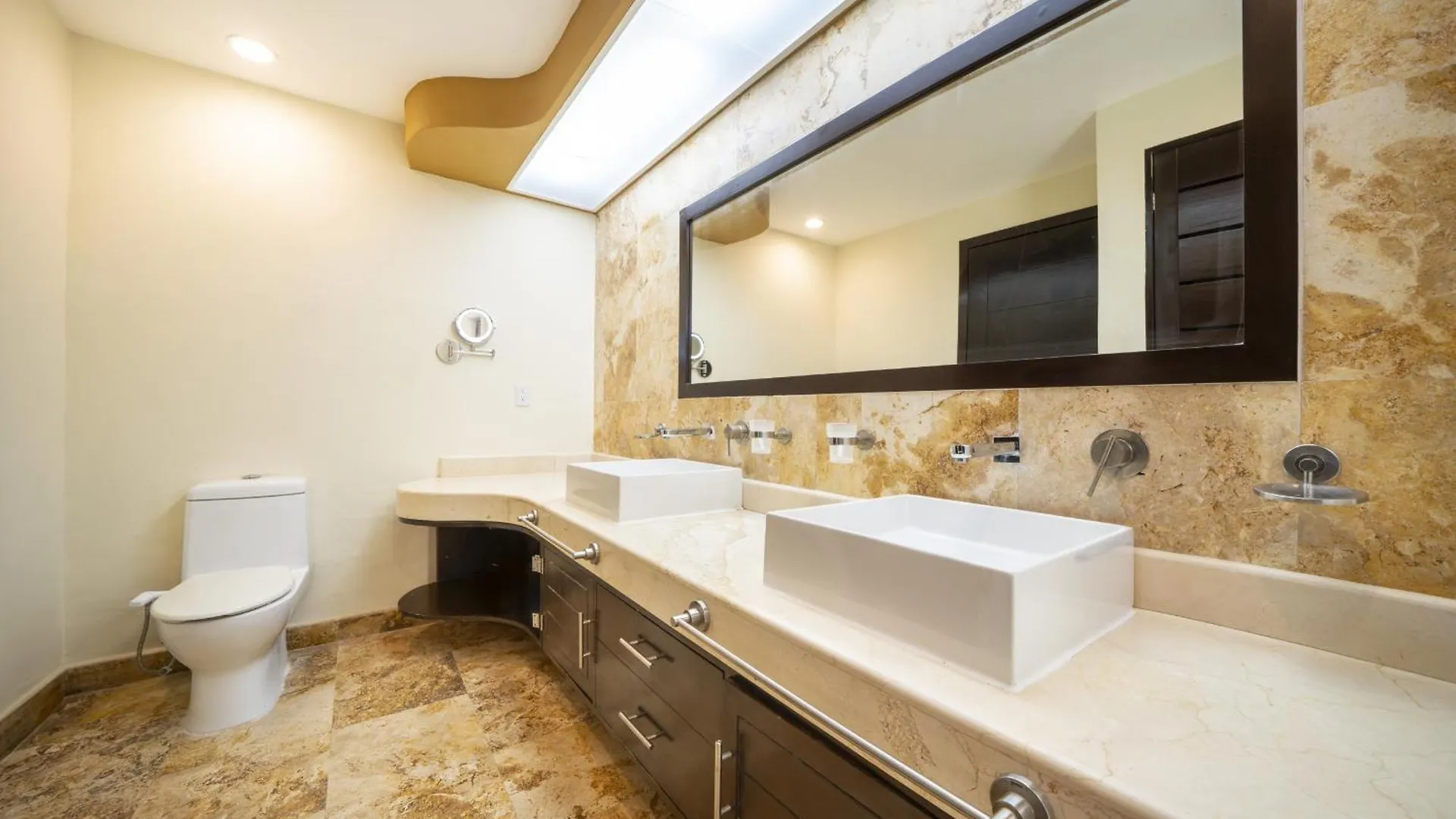Luxury Beachfront Condo With 3 Bedrooms & Ocean View - El Faro Residences Playa del Carmen 0*,