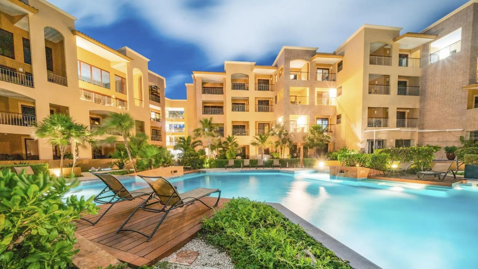 Luxury Beachfront Condo With 3 Bedrooms & Ocean View - El Faro Residences Playa del Carmen Apartament